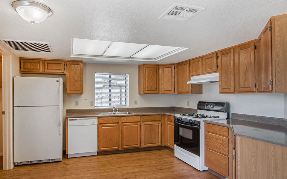 Saguaro Manor - 2x1 937 - Kitchen